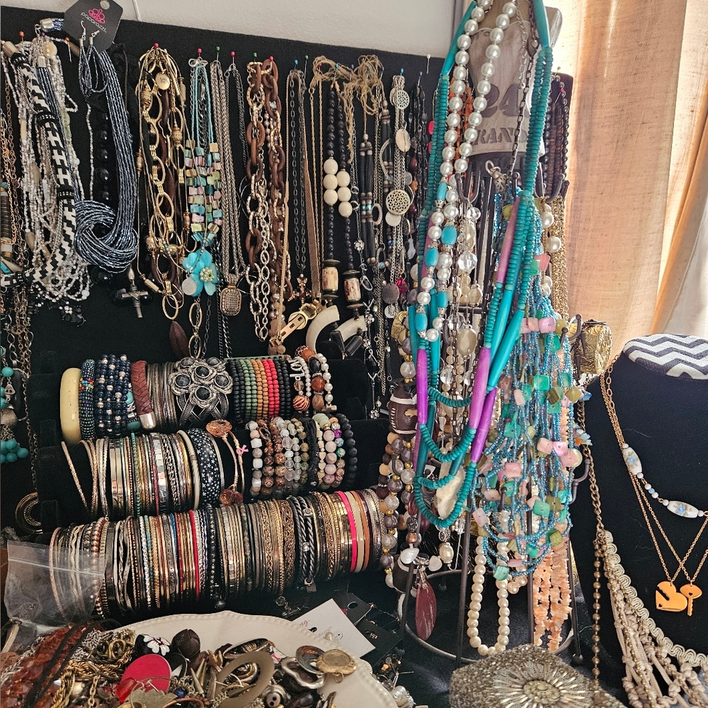Come dig with me, Jewlery show!